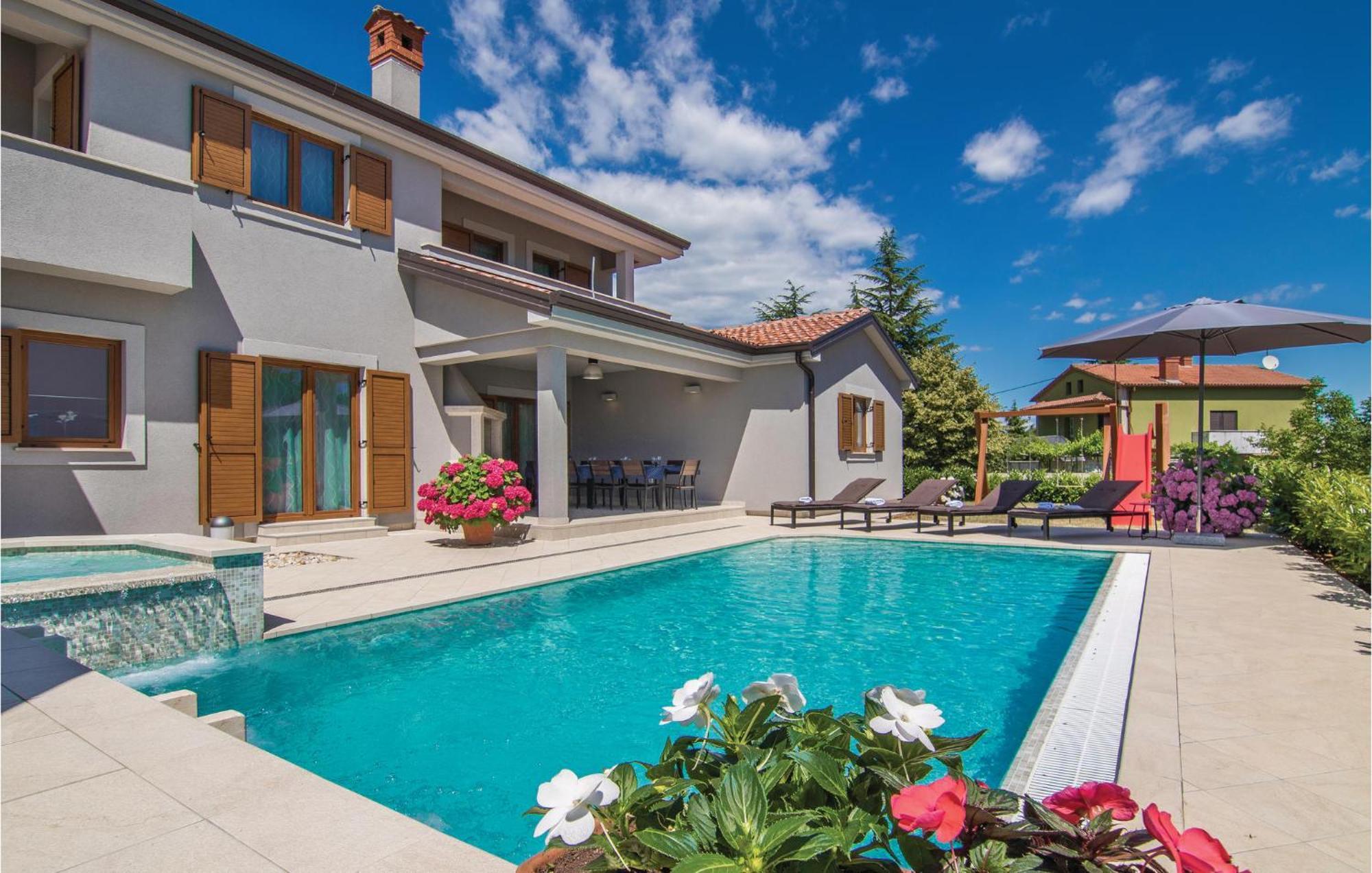 4 Bedroom Awesome In Trosti *